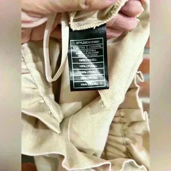 Cupcakes & Cashmere Leah High-Rise Paperbag Short Size XS - Picture 11 of 11